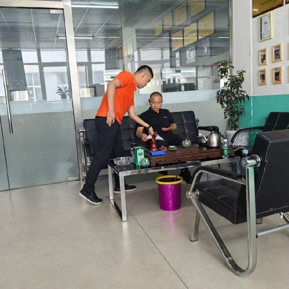 客戶來(lái)廠試機(jī)現(xiàn)場(chǎng)下定DCCZ5-4炒貨機(jī)一臺(tái) 客戶來(lái)廠試機(jī)現(xiàn)場(chǎng)下定DCCZ5-4炒貨機(jī)一臺(tái)